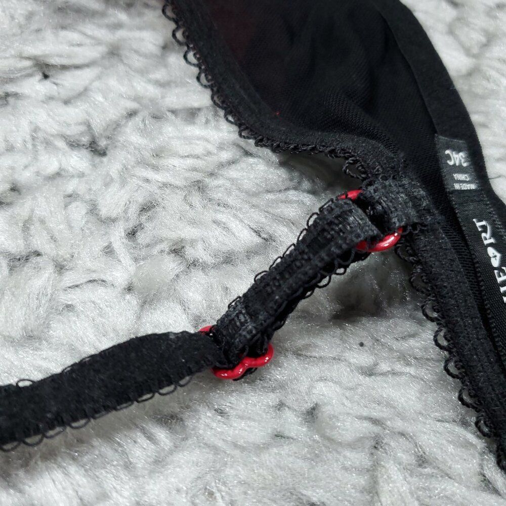 Blackheart Hot Topic Daring Plunge Bra Lined Seamed Underwire Black Red Size 34C - Picture 6 of 6